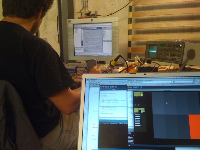 lowresmediafacade02
