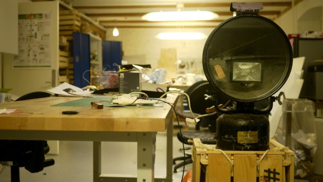07_lamp_at_workshop